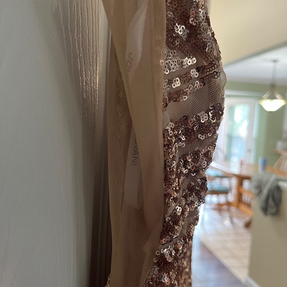 Formal dress only worn once - Picture 5 of 6